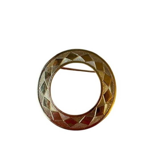 Vintage Gold-Tone Round Brooch With Geometric Etched Design - Picture 1 of 6